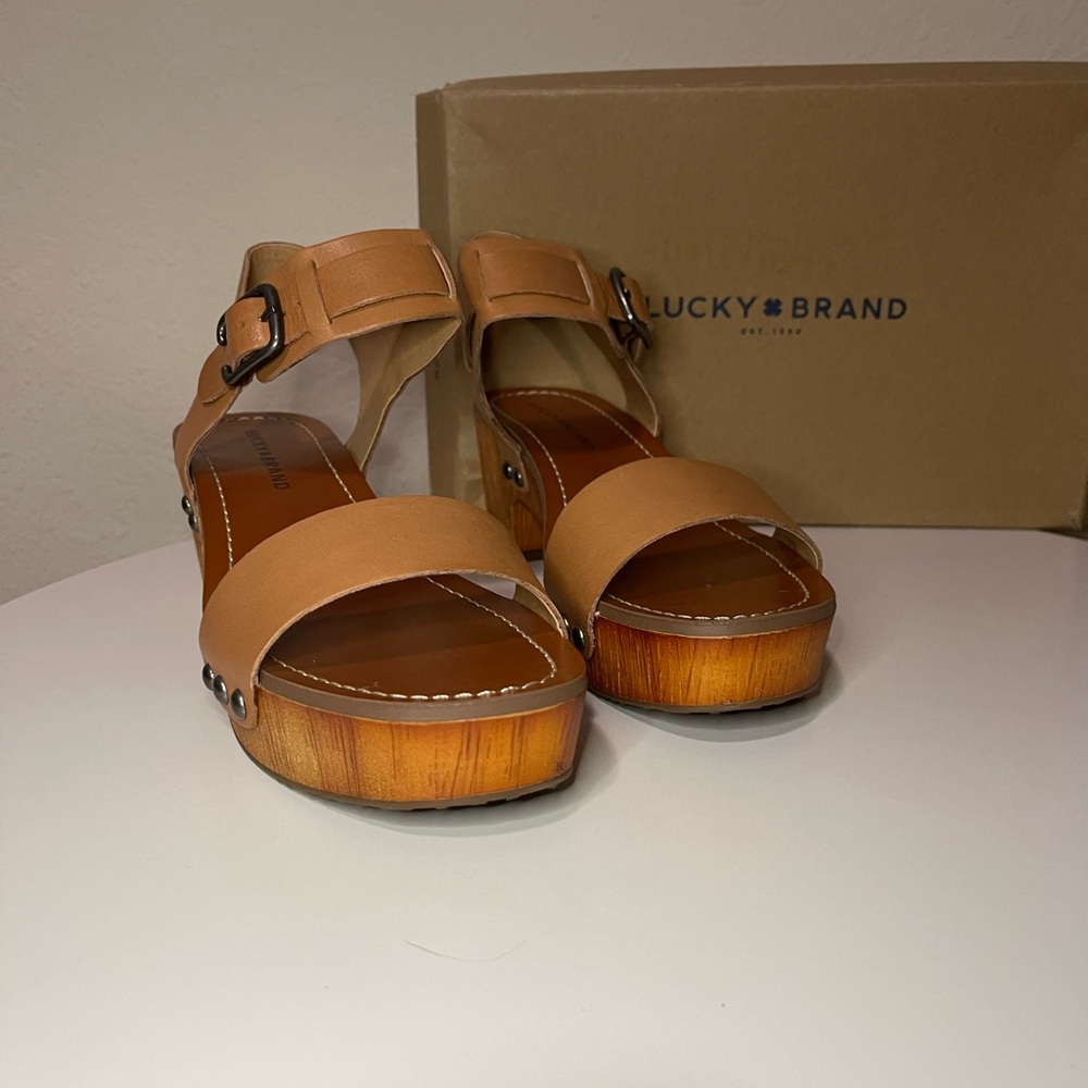 Lucky Brand Tan Platform Sandals